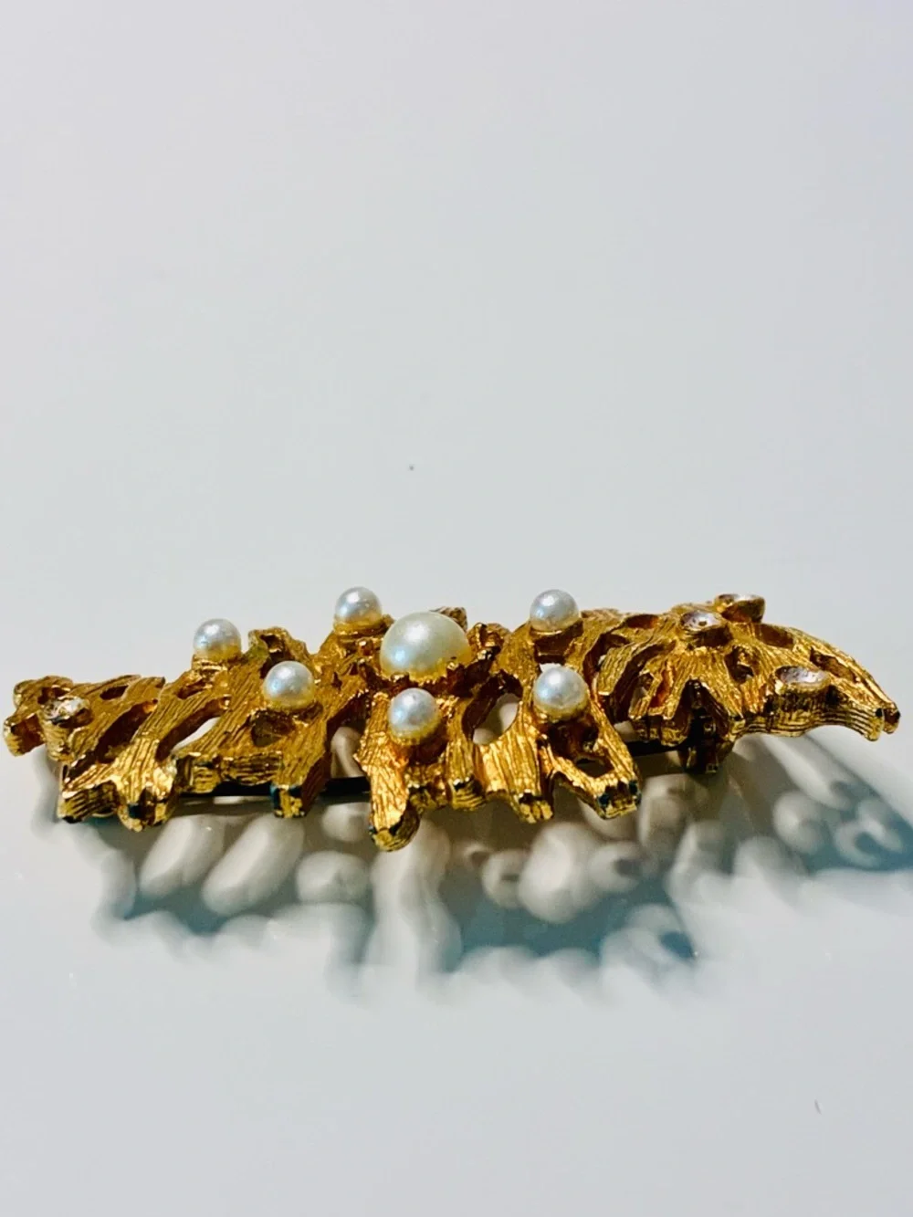 VTG Gold-Tone Pearl Accent Coral Reef Bar Brooch Pre Loved- Women Jewelry